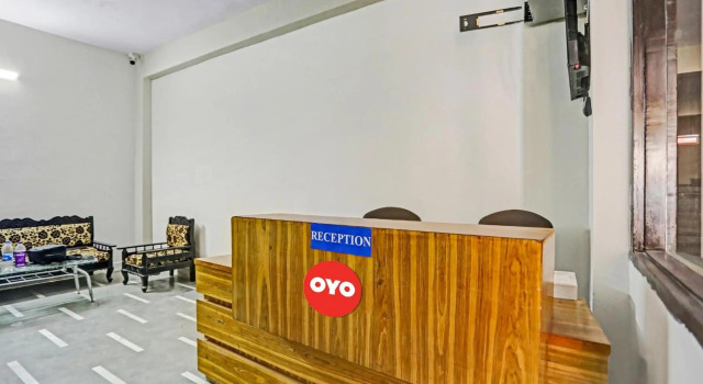 OYO Flagship 80629 Royal Tree, Забронировать Отель Нью-Дели Национальный столичный округ Дели, рядом с Lal Bahadur Shastri Hospital
