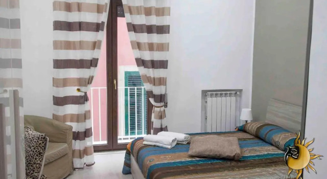 Suncity B&B, Забронировать Отель «постель и завтрак» Отели Неаполя с парковкой, рядом с Музей санитарного искусства, Парковка