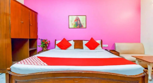 Hotel Rahul Palace By Golden Tree at Karol Bagh, Забронировать Отель Отели Нью-Дели с парковкой, Парковка