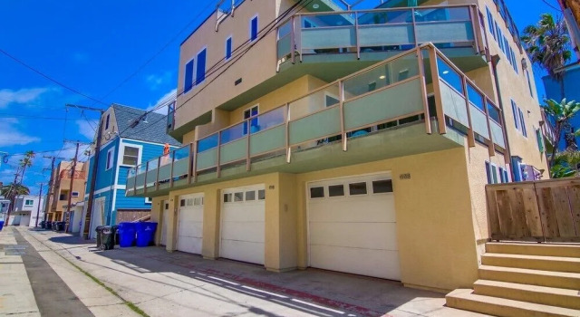 South Beach 3 Bedrooms 3 Bathrooms Townhouse, Забронировать Дом для отпуска Коттеджи Сан-Диего, рядом с Мишн Бич, Коттедж