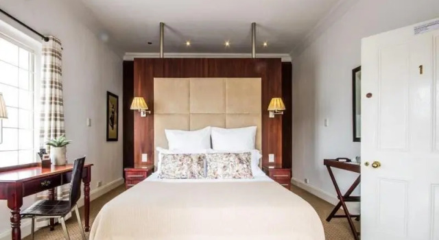 Bon Ami Guest House, Забронировать Гостевой дом Отели Уиндермир с парковкой, Парковка