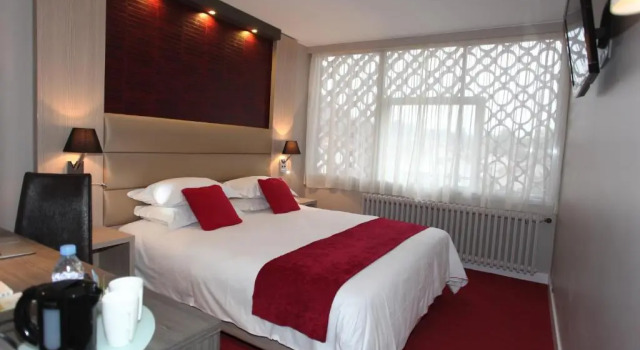 Одноместный номер Deluxe Hôtel Les Trois Roses, Meylan Grenoble