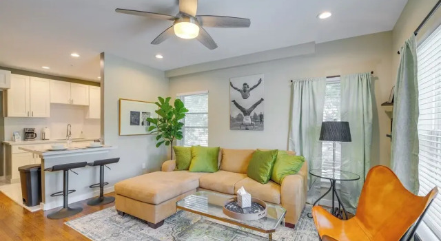 Pet-friendly Houston Apt: Walk to Midtown!, Забронировать Апартаменты/квартира Хьюстон Texas Gulf Coast, рядом с Хьюстонский музей пожарных