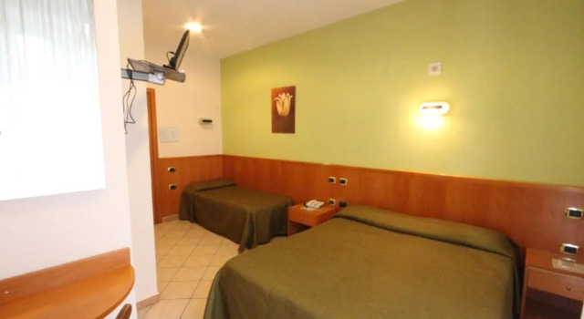 Трёхместный номер Standard Hotel Zara Napoli