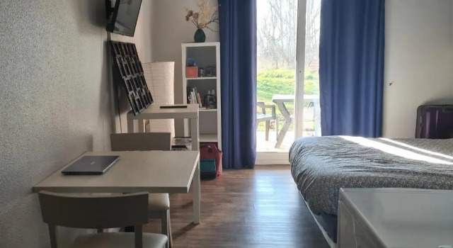 Studio 24 m2 - Hameaux de Camargue - village 9 - 13200 Arles, Забронировать Апартаменты/квартира Отели Арля с парковкой, Парковка
