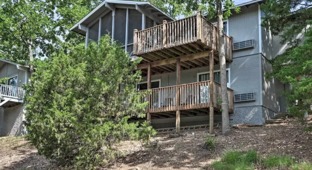 1 Mi to Margaritaville! Cabin w/ Resort Perks