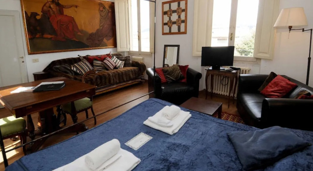 Charming Studio Apartment in Front of the Arno River, Забронировать Апартаменты/квартира Апартаменты Флоренции, рядом с Дворец Ручеллаи, Апартаменты/квартира