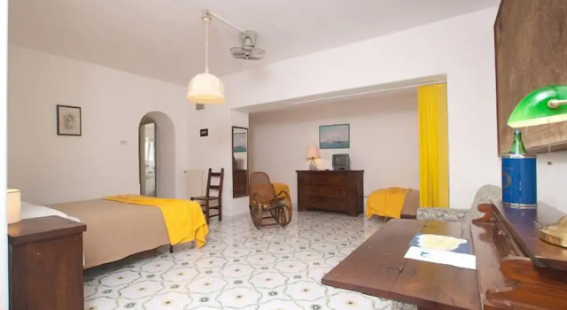 Трёхместный номер Economy Hotel Belsole