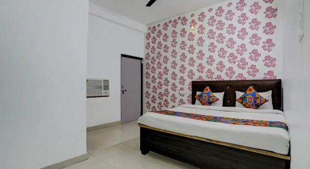 Номер Deluxe Via Atithi Inn