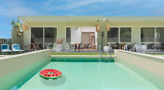 Theros Suites, Reserva ahora Hotel Hoteles en Charaki con piscina, Piscina