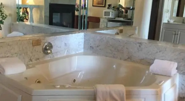 Люкс Deluxe Lockport Inn and Suites