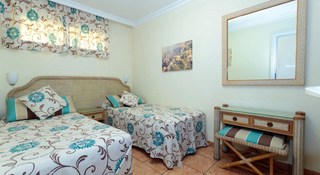Vip Apartamentos Nogal, Забронировать Апартаменты/квартира Отели Плайя дель Инглес с бассейном, рядом с Экуменический храм Эль-Сальвадор, Бассейн