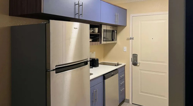 Четырёхместный номер Standard MainStay Suites Ozona I-10