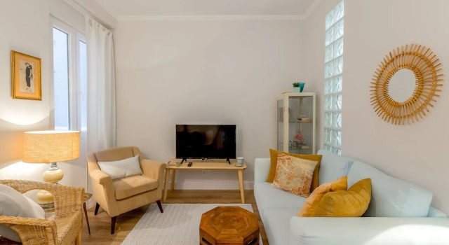 Baixa 3 Bedrooms Apartment with Patio By TimeCooler, Забронировать Апартаменты/квартира Отели Лиссабона с парковкой, рядом с Рештаурадориш, Парковка