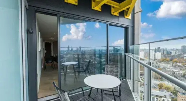 Апартаменты Roomspace Serviced Apartments - Churchyard Row