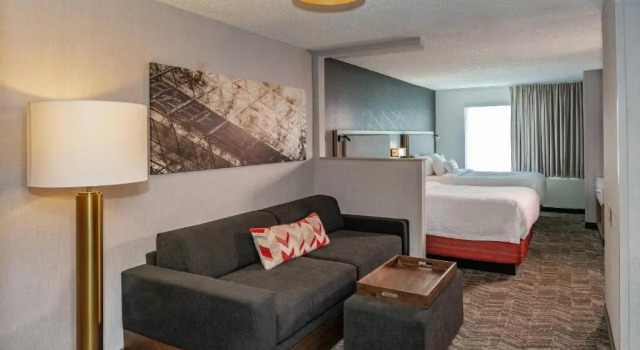 Четырёхместный люкс SpringHill Suites Anchorage Midtown