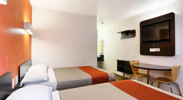 Четырёхместный номер Standard Super 8 by Wyndham Walnut Creek