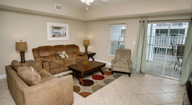 Myrtle Beach 101A Villa 4 bedroom By Affordable Large Properties, Забронировать Вилла Коттеджи Миртл-Бич, рядом с Парк аттракционов Фэмили-Кингдом, Коттедж