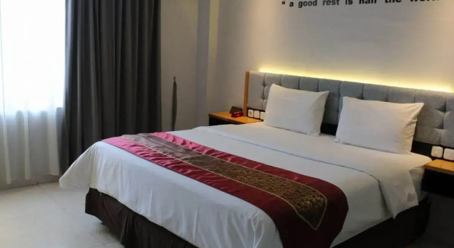 The Royal Idi Hotel, Book Hotel Hotels in Sumatra with Breakfast, Breakfasts