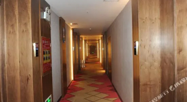 Yihai Boman Hotel, Prenota Hotel Hotel a Hubei con parcheggio, Parcheggio