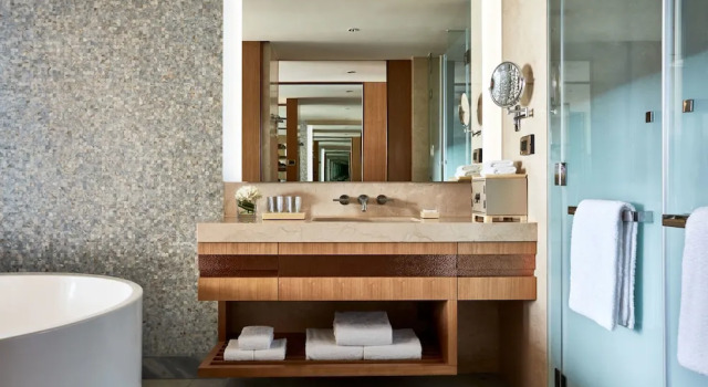 Номер Семейный с балконом и с видом на океан Отель JW Marriott Sanya Dadonghai Bay