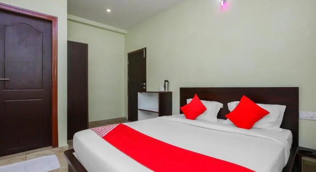 Surabhi Comforts by OYO Rooms, Book Hotel Mysore Bangalore