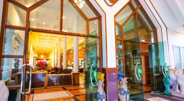 NH Elegant Hotel, Забронировать Отель Саконнакхон 