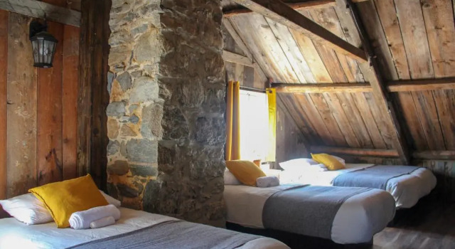 Auberge De lOuest, Boek Hostel Deschambault 
