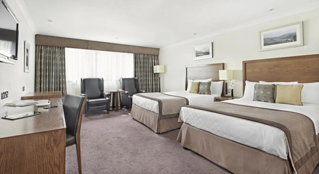 Семейный номер Premium The Aberdeen Altens Hotel