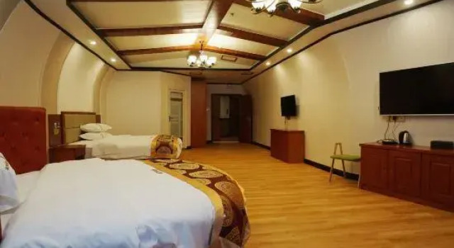 Люкс Liyue Cave Longquan Wenquan Homestay