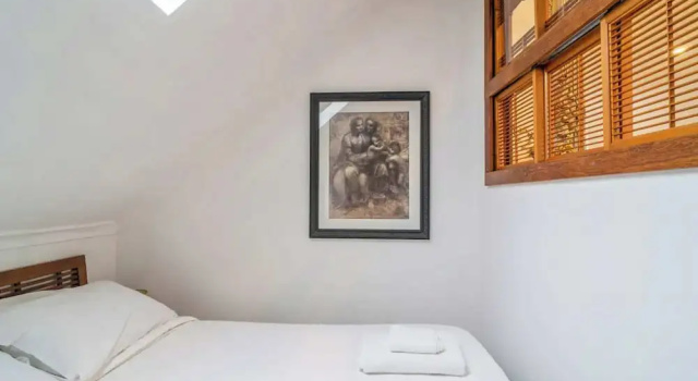 Cozy Apartment w/ Terrace Close to City Center
