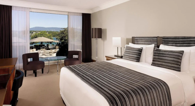 Номер Deluxe с видом на бассейн Hotel President Wilson, a Luxury Collection Hotel, Geneva