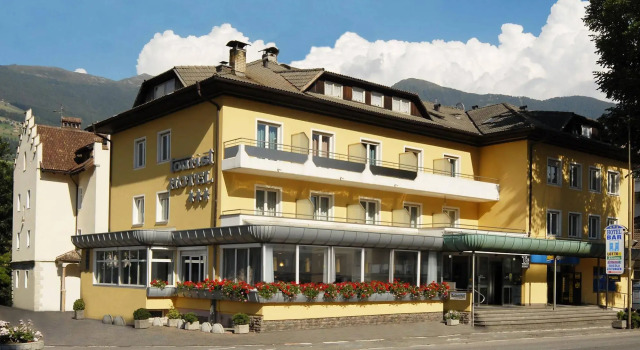 Tourist Hotel