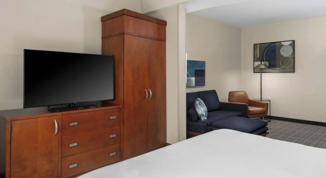 Двухместный люкс Courtyard by Marriott Pittsburgh Greensburg