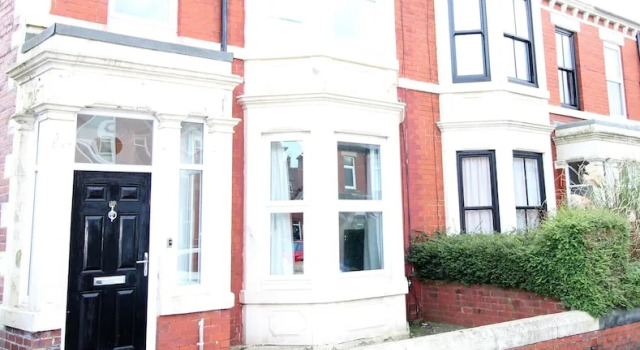 Sleeps 9 - Large Period Property -beautiful Refurb