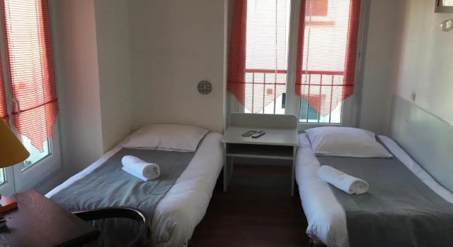 Четырёхместный номер Standard Crystal Hotel