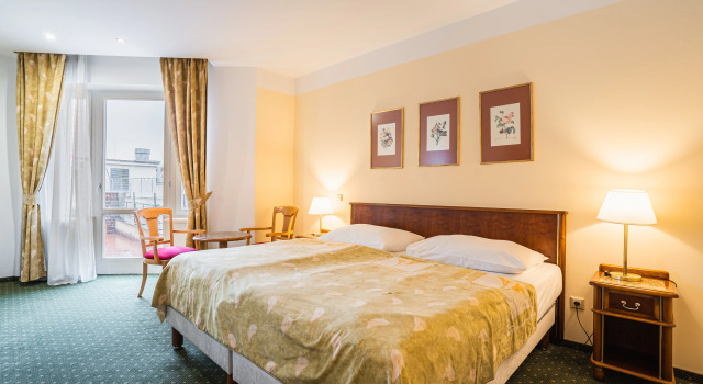 EA Hotel Rokoko