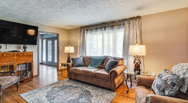 UT Game Day & Campus Visits! Knoxville Ranch Home, Book Feriehus Sommerhuse i Knoxville, Hytte