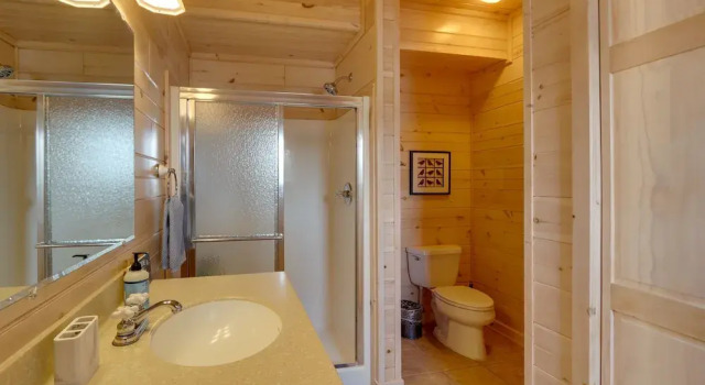 Mountain View Cabin on Lake Blue Ridge: Hot Tub!, Book Feriehus Villaer i Blue Ridge, Villa