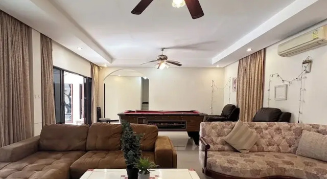 Вилла Blooming Hill Boutique Suites