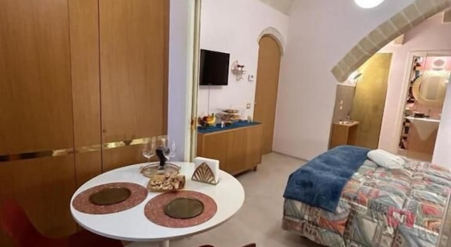 LOVELY & CHIC Rooms nei Sassi, Book Hotel Matera Basilicata