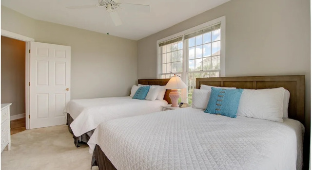 #v100 Dillard 3 Bedrooms 3 Bathrooms Villa, Book Villa Sommerhuse i Debordieu Colony, Hytte