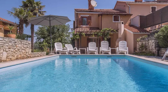Spacious Holiday Home in Rakalj With Pool, Rezerwuj Willa Rakalj Istria