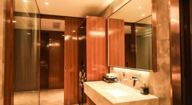 Люкс с красивым видом из окна Meiyuan International Hotel