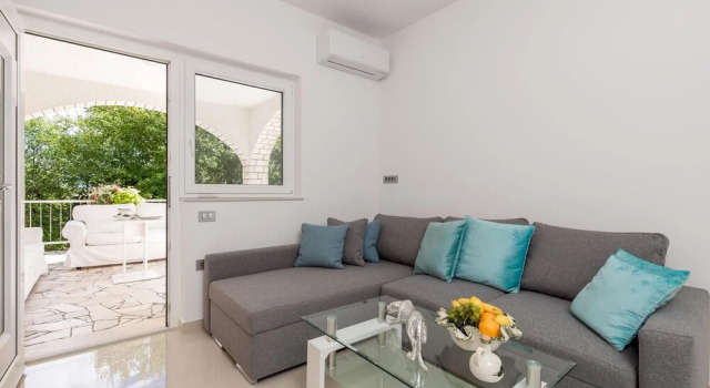 Amazing Home in Veprinac With 4 Bedrooms, Wifi and Outdoor Swimming Pool
