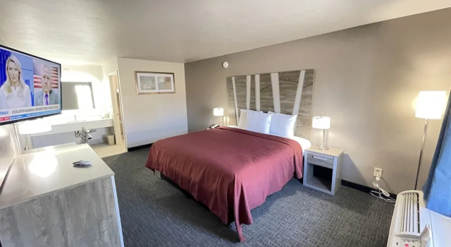 Номер Comfort Excellent Inn & Suites