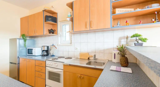 Апартаменты с 2 комнатами с видом на море Sunlit Comfort Apartments