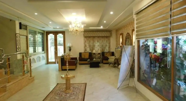 Hotel S. R. Lounge