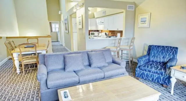 Люкс с 2 комнатами с балконом Club Wyndham Newport Overlook