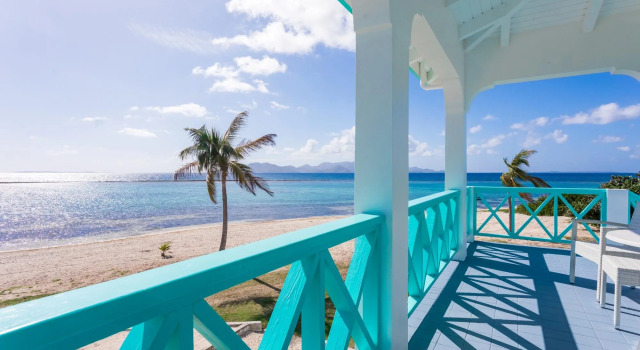 Студия Coralito Bay Suites & Villas